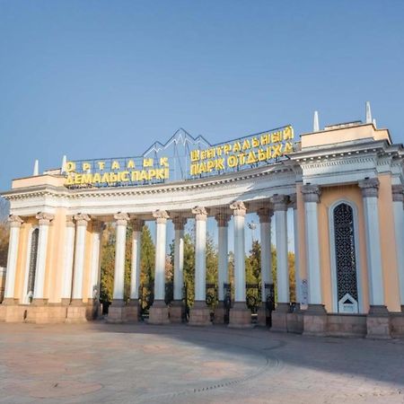 Свежая Студия В Центре Города Almati Kültér fotó